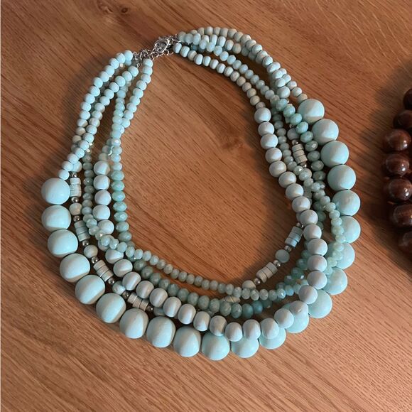 Bundle of two wood and glass 5 string faceted necklaces mint green/brown/white - Picture 2 of 3